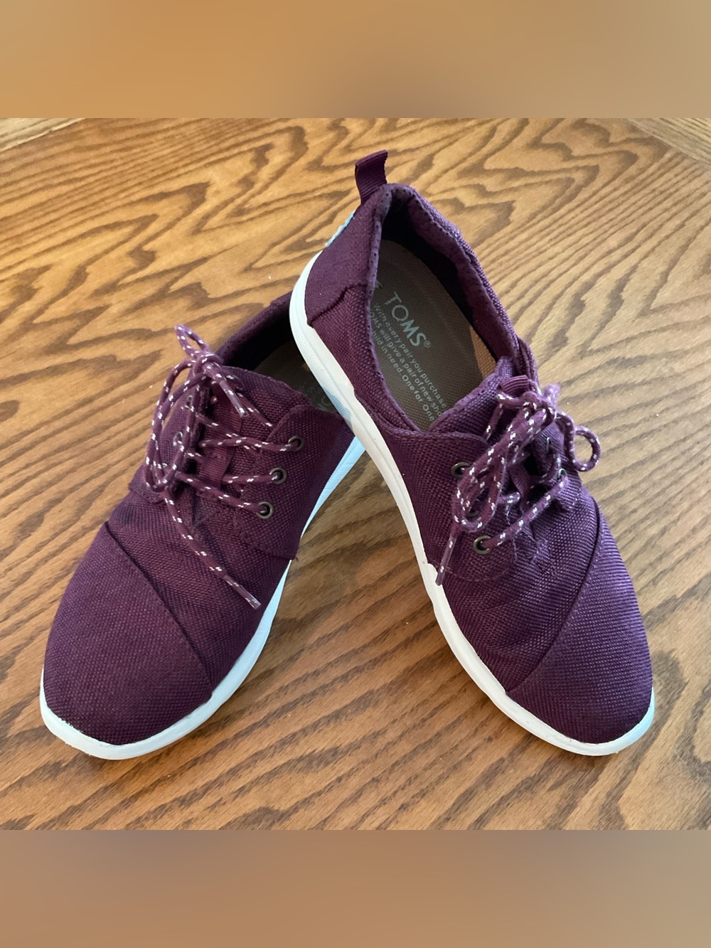 Toms Canvas Lace-Up Maroon/Plum Color Low Top Sneakers, Women’s Sz 6.5